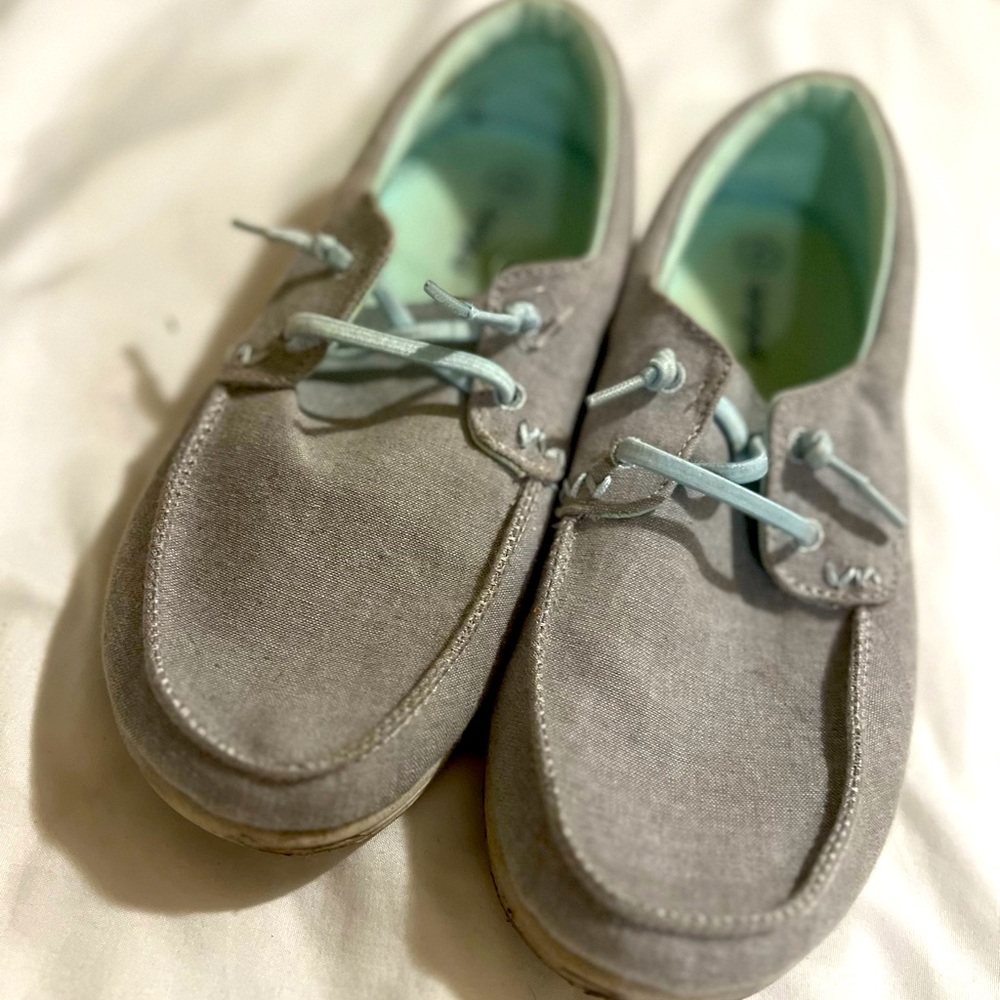 Light Gray Unisex Slip-in Moccasins 8Y